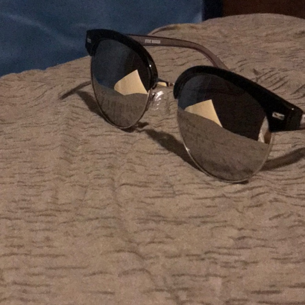Steve Madden mirrored sunglasses